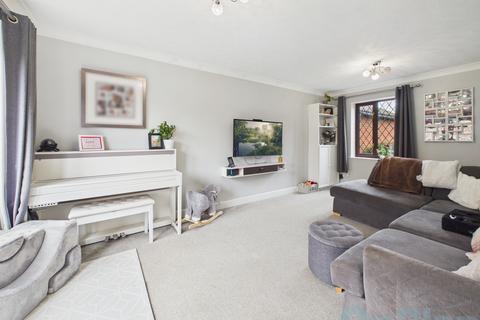3 bedroom detached house for sale, Great Holm, Milton Keynes MK8