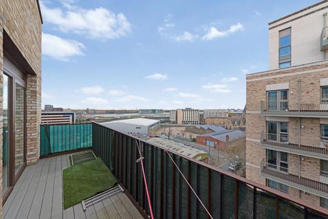 3 bedroom apartment for sale, Wray Avenue, London, E16