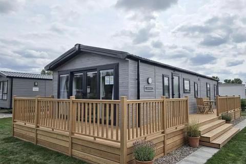 2 bedroom mobile home for sale, Amotherby Lane, Malton YO17