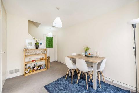 3 bedroom house for sale, Halston Close, London SW11