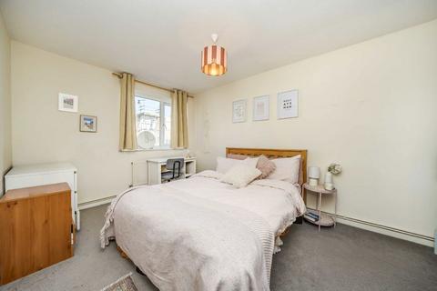 3 bedroom house for sale, Halston Close, London SW11
