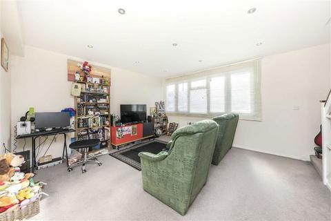 2 bedroom maisonette for sale, Lyme Farm Road, London SE12