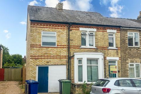 End of terrace house - Brookfields, Cambridge, CB1