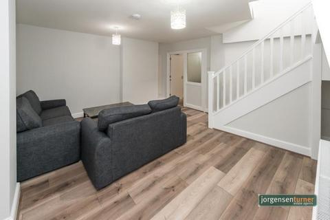 2 bedroom flat to rent, Uxbridge Road, Shepherds Bush, W12