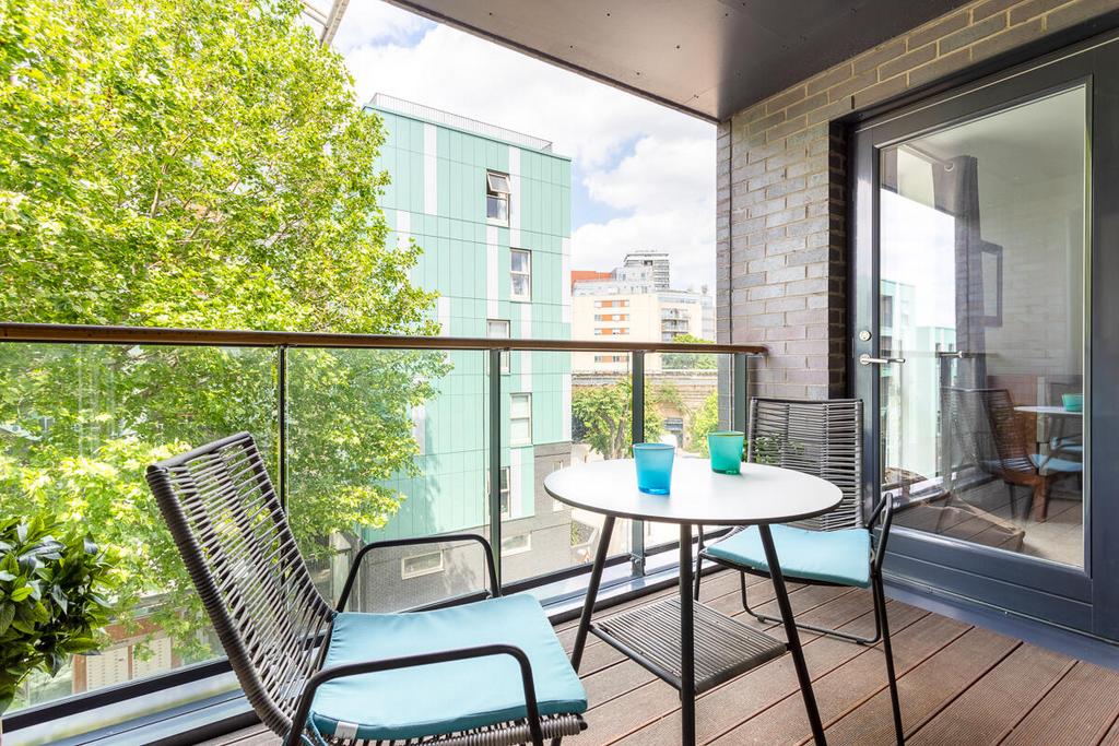 Flat 14, The Porter Building, 130 Spa Road, Bermon