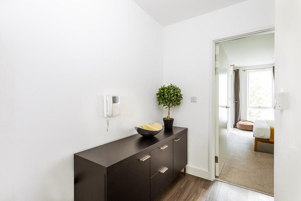 Flat 14, The Porter Building, 130 Spa Road, Bermon