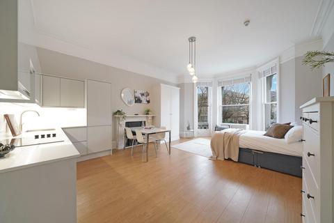 Studio to rent, 34 Pembridge Square, London W2