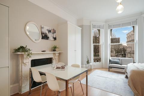 Studio to rent, 34 Pembridge Square, London W2