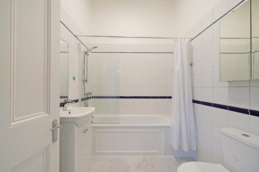 Flat 8 - LJck Hu LPgnj1r ERb4 L08.jpg