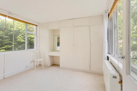 Studio to rent, 24 Pembridge Square, London W2