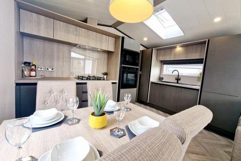 2 bedroom mobile home for sale, Amotherby Lane, Malton YO17