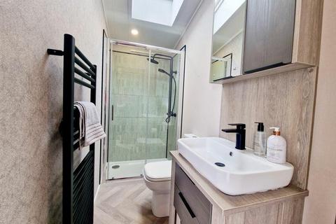 2 bedroom mobile home for sale, Amotherby Lane, Malton YO17