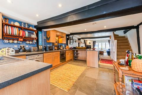 2 bedroom apartment for sale, North Street, Chichester, PO19