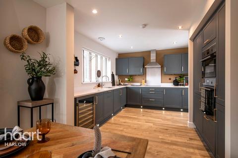 5 bedroom detached house for sale, St James Park, Bishop's Stortford