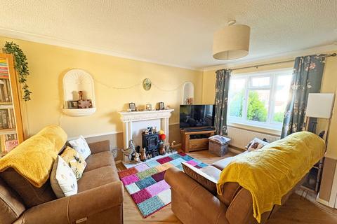 4 bedroom semi-detached house for sale, Eden Close,Skegness,Lincolnshire,PE25 3NT