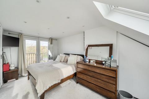 4 bedroom terraced house for sale, Osidge Lane, London, N14