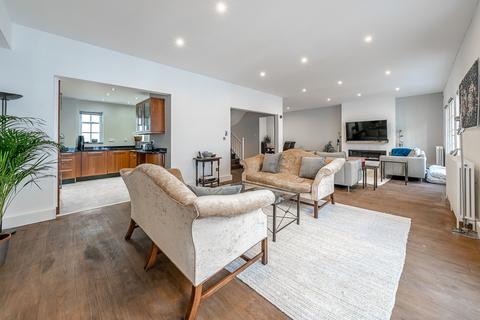 5 bedroom house to rent, Eaton Mews North London SW1X
