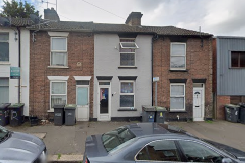 2 bedroom terraced house to rent, Hartley Road Luton LU2 0HX