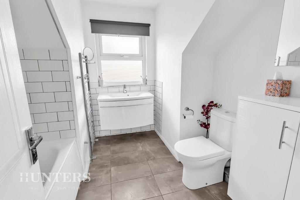 En-Suite Bathroom