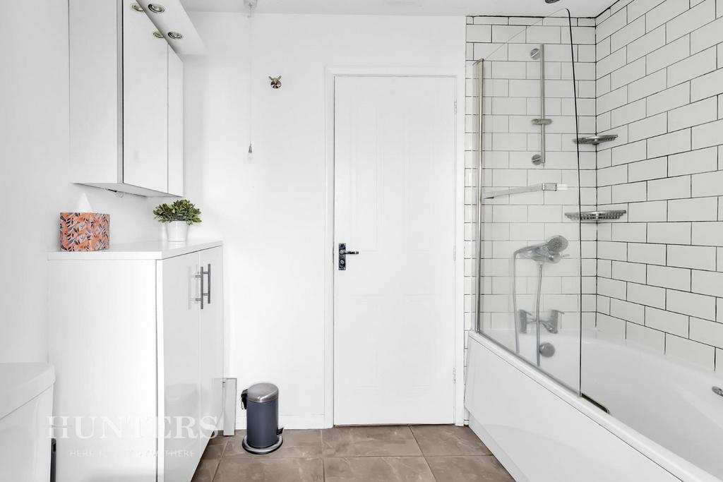 En-Suite Bathroom