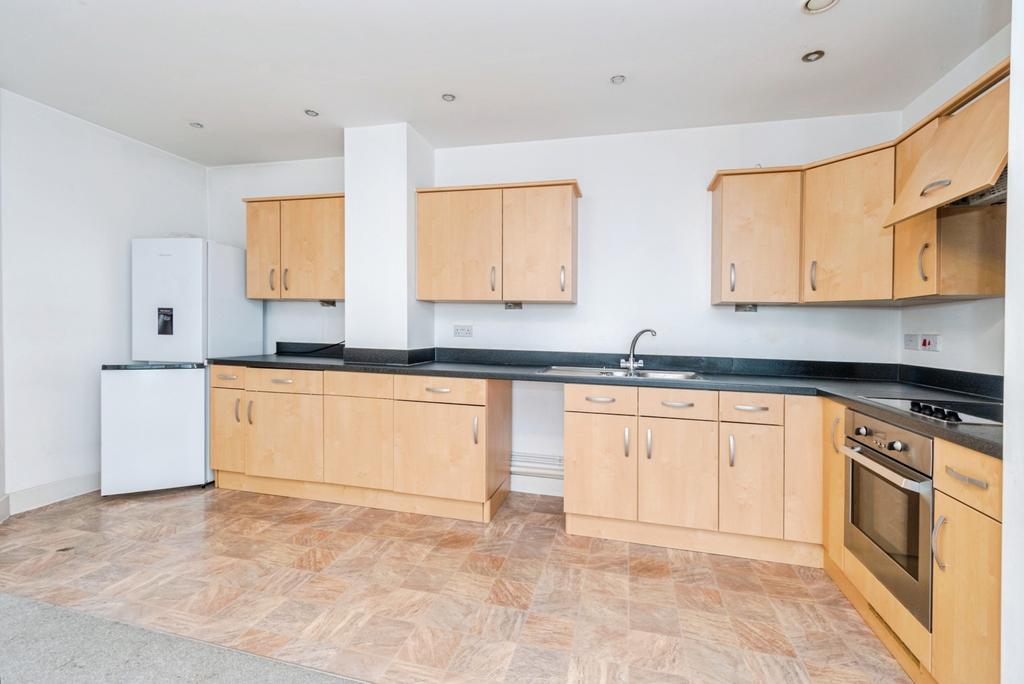 Apartment in Southampton - View 3