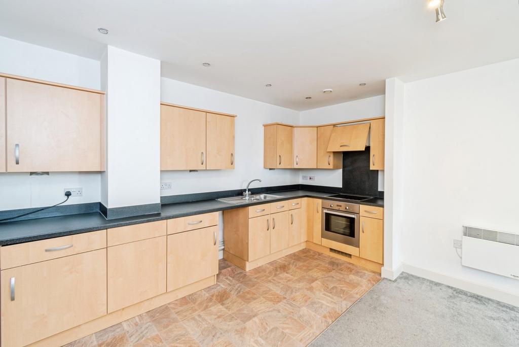 Apartment in Southampton - View 4