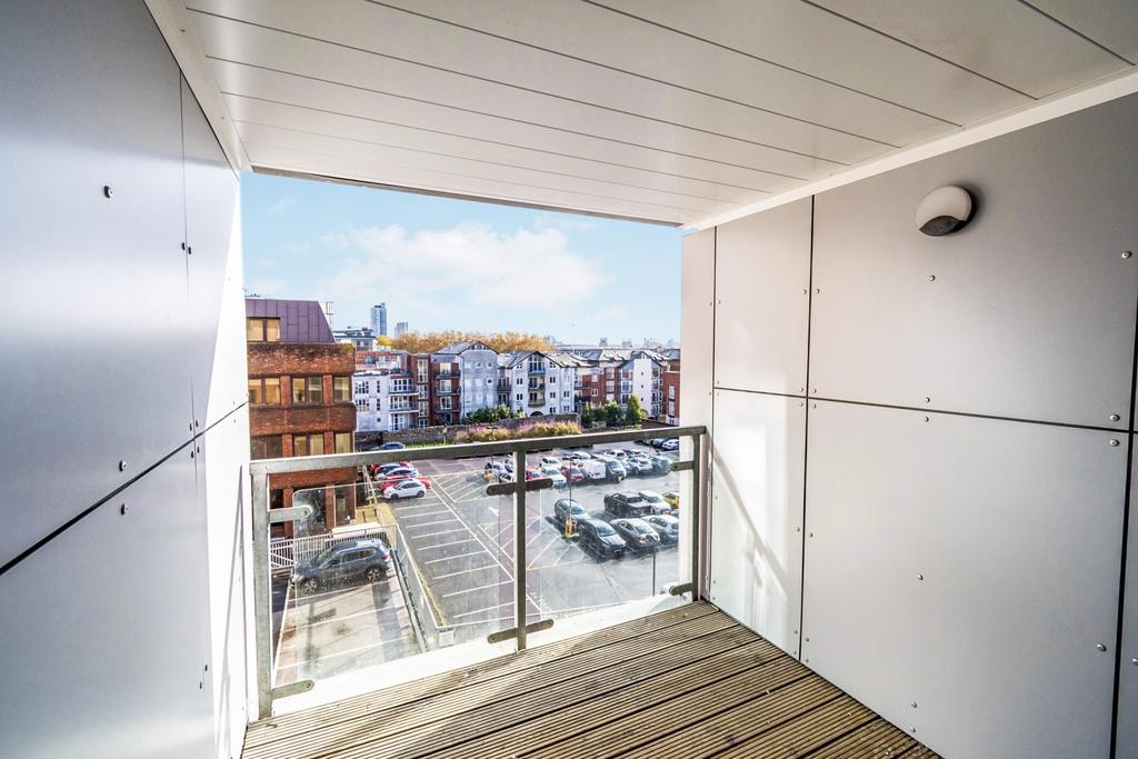 Apartment in Southampton - View 5