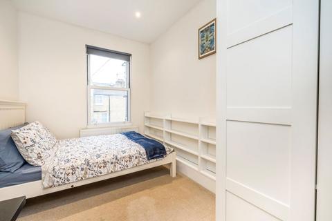 2 bedroom flat for sale, Fulham Road, London SW6