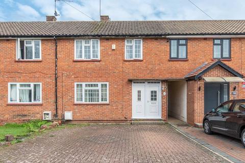 3 bedroom terraced house for sale, Meadfield, Edgware, HA8