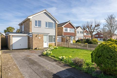 4 bedroom detached house for sale, Tangmere Gardens, Aldwick, Bognor Regis, West Sussex PO21