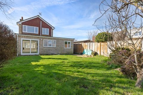 4 bedroom detached house for sale, Tangmere Gardens, Aldwick, Bognor Regis, West Sussex PO21