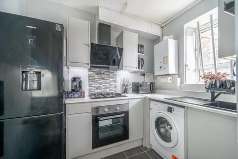 4 bedroom flat to rent, White City Estate, White City, London, W12