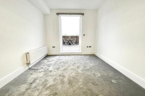 6 bedroom maisonette to rent, Lee Road, London, SE3