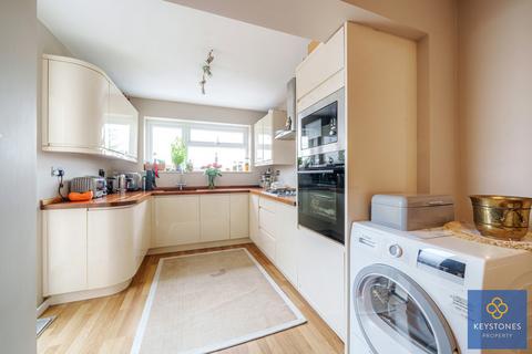 3 bedroom terraced house for sale, William Close, Collier Row, RM5