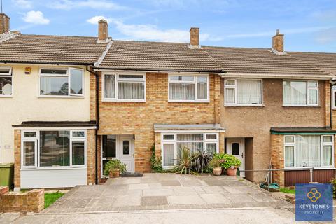 3 bedroom terraced house for sale, William Close, Collier Row, RM5