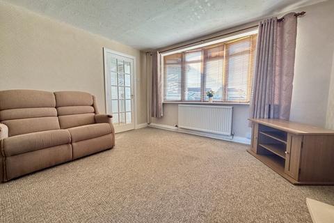 4 bedroom semi-detached house for sale, Stanley Avenue, Valley, Anglesey, LL65