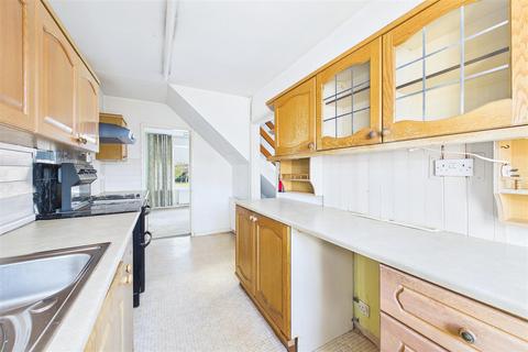 undefined, Cul-de-sac living close to Clevedon town centre.