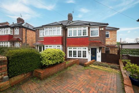 undefined, Combeside, London SE18