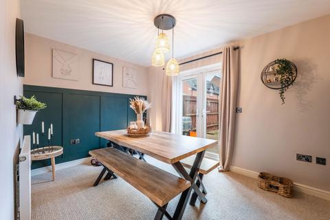 3 bedroom semi-detached house for sale, Highland Drive, Loughborough LE11