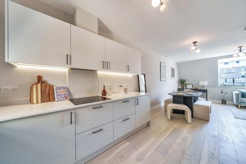 2 bedroom flat to rent, Brondesbury Road, Queens Park, London, NW6