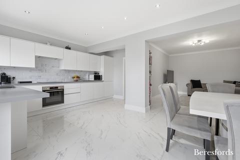 undefined, Upminster Road, Hornchurch, RM11