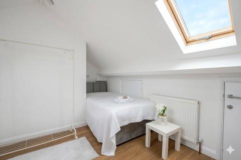 1 bedroom property to rent, London Road, Romford RM7
