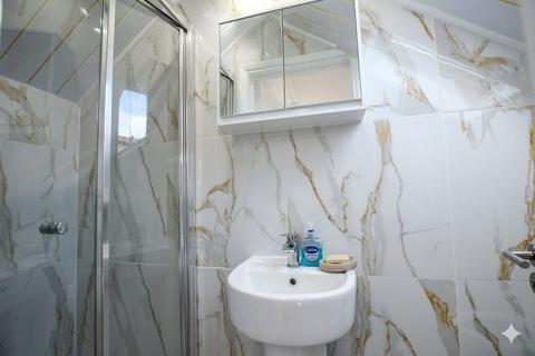 1 bedroom property to rent, London Road, Romford RM7