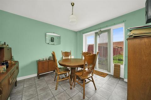 3 bedroom semi-detached house for sale, Stanley Avenue, Dagenham, RM8