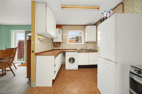 3 bedroom semi-detached house for sale, Stanley Avenue, Dagenham, RM8
