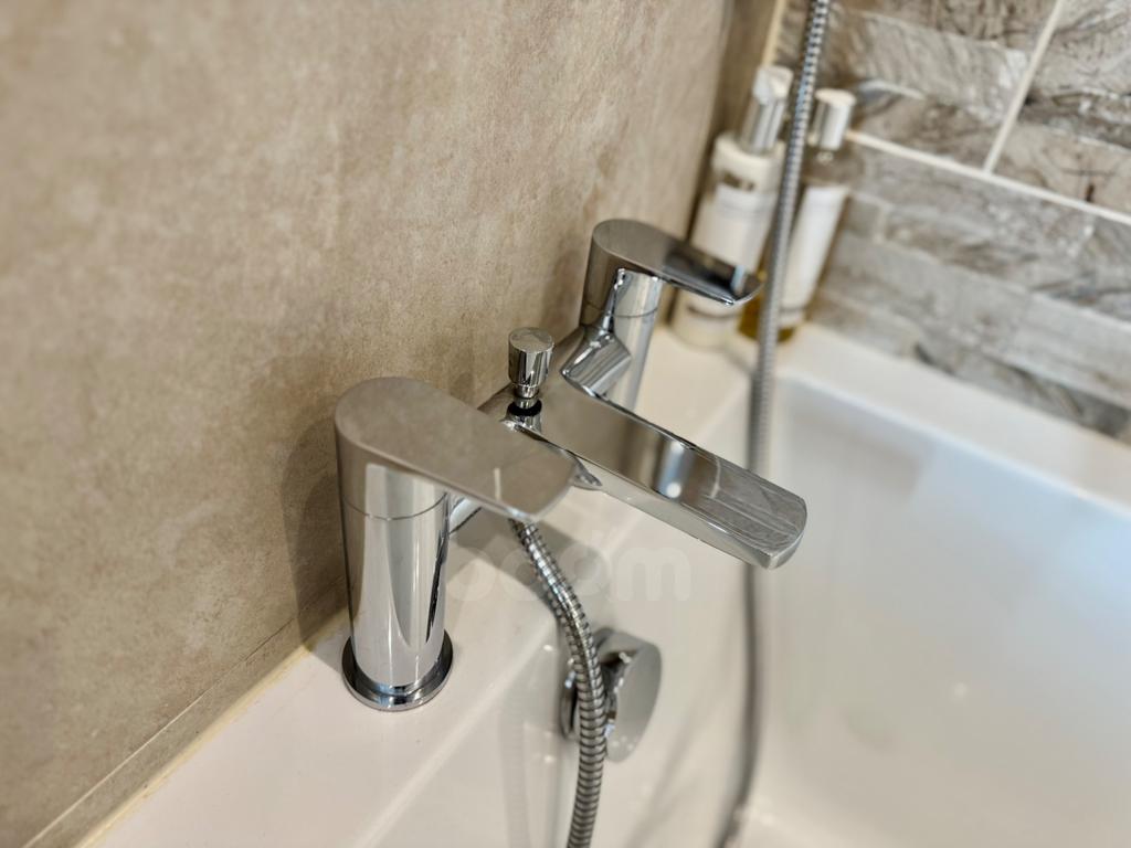 Millbarr Grove, Barrmill bathroom