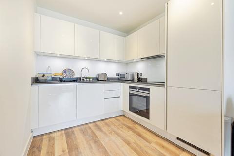 2 bedroom apartment for sale, Station Road, Borehamwood