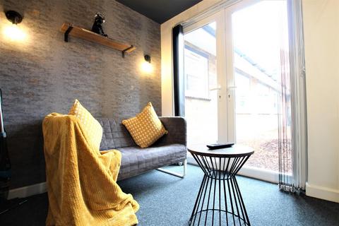 undefined, Room 21, Kenilworth Drive, Ilkeston, Derby, DE7