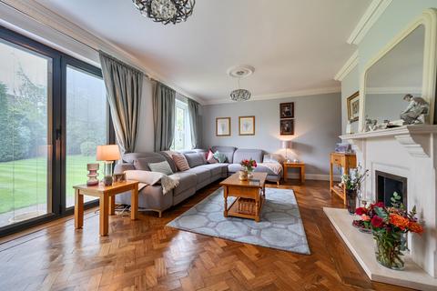4 bedroom detached house for sale, Leecroft Road, Barnet, EN5