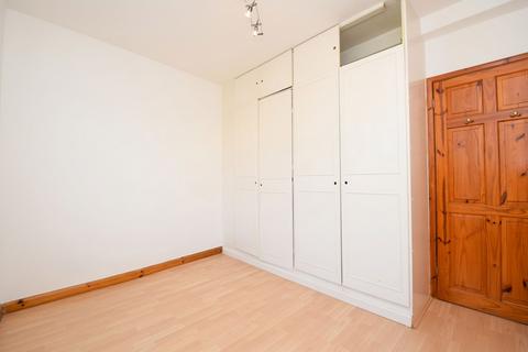 2 bedroom flat to rent, Shaftesbury Avenue, Harrow HA2